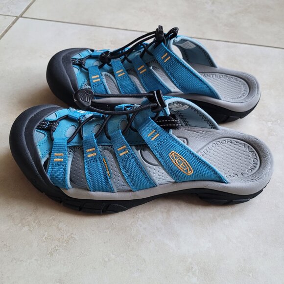 Keen Women's sz 8.5 Newport Slip On Sandals - Picture 3 of 5